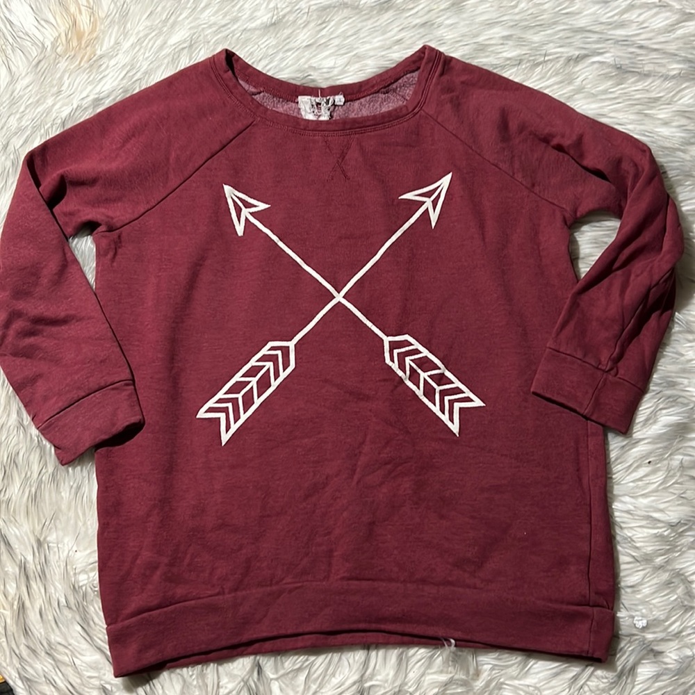 LA Women Size Large Maroon Sweater Arrow Emblems